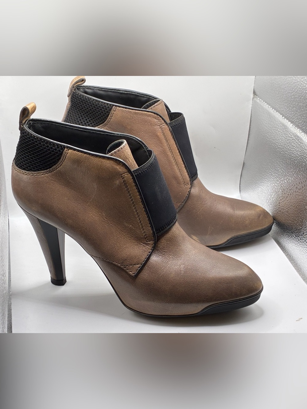 Tod’s Taupe Leather Cone Heel Ankle Boots Made In Italy Women’s EU 39